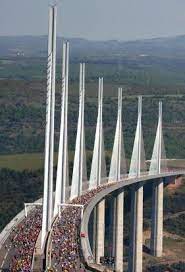 Des milliers de nouvelles images de grande qualité ajoutées chaque jour. Infos Tarifs La Course Eiffage Du Viaduc De Millau En Aveyron