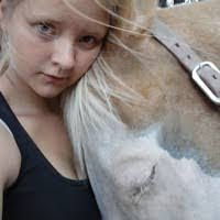 Taylor Laster's Instagram, Twitter & Facebook