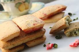 Financier Praline Rose Et Pistache Grignotage Recette Muffin Alimentation