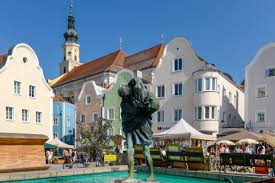 Schärding is a town in northern austrian state of upper austria, the capital of the district of the same name, and a major port on the inn r. Bilder Altstadt Von Scharding Osterreich Franks Travelbox