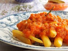 Batata Mchermla A L Algeroise Frites En Sauce Tomate Le Blog Cuisine De Samar Recette Cuisine Cuisine Orientale Cuisine Algerienne