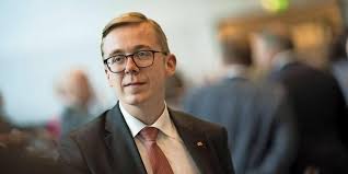 Luisa neubauer vermögen luisa neubauer vermögen. Das Sagt Philipp Amthor Bei Markus Lanz Uber Sein Rezo Antwort Video