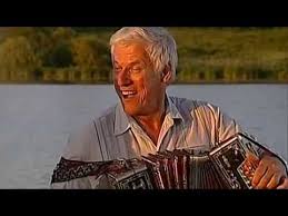 скачать песню не улетай из фильма не отрекаются любя Garmonisty Igor Navalihin I Vladimir Glazunov Na Prirode Youtube Pesni Priroda