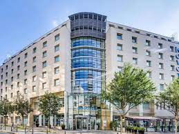 With the train several minutes late and the driver trying to make up for lost time, it approached the station too fast and there was a failure to apply the train air brake. Novotel Paris Centre Gare Montparnasse Paris Aktualisierte Preise Fur 2021