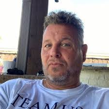 Eric Horton's Instagram, Twitter & Facebook