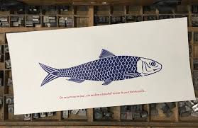 La Sardine Qui A Bouche L Entree Du Port De Marseille Etsy Marseilles Marseille Sardine