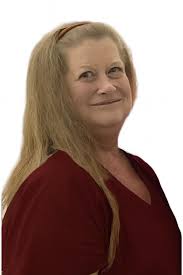 Would anyone of you guys be kind enough to put a plain white background  behind this photo of my dear mom who has sadly passed away ❤️