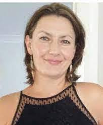 Melissa Leppard's Instagram, Twitter & Facebook