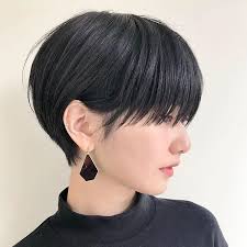 横顔美人ショート ムラタショウリさんはinstagramを利用しています 横顔美人ショート 独自のカットで多くの方々お悩みを 解消しています 襟足が収まった ボリュームが出たor収まった 前髪が流しやすくなった 伸びても気になりにくい ヘアカット
