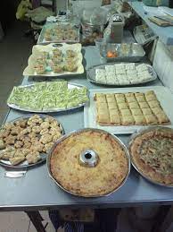 È stato un buffet economico: Come Preparare Un Buffet Per 15 20 Persone Senza Pensare Al Suicidio Xd