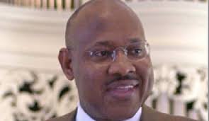 LaRue receives Distinguished Alumni Award