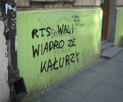 Kolejki na zapleczu pko ekstraklasy, w którym widzew łódź podejmie w derbach łks. Brutalna Walka Lodzkich Kiboli Na Murach Ii Joe Monster