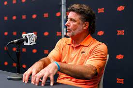 Oklahoma State's Mike Gundy tells players' agents to quit 'asking for more  money'