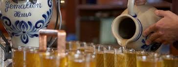 Schön das es so etwas noch gibt. Zum Gemalten Haus Home Frankfurt Germany Menu Prices Restaurant Reviews Facebook