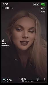 Keely Evans's Instagram, Twitter & Facebook