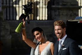 Последние твиты от sergio ramos (@sergioramos). Fussballstar Sergio Ramos Heiratet Fernsehmoderatorin Pilar Rubio News Augsburg Allgau Und Ulm Trendyone
