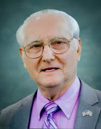 Leslie Fike's Instagram, Twitter & Facebook