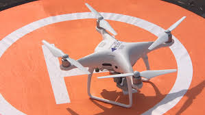 Pour détecter et identifier les intentions d'un drone, c'est un puissant radar à bande x, autrement dit à supra haute fréquence. Legal Ou Pas Un Drone Qui Vole En Ville Radio Canada Ca