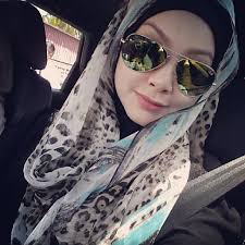 Zaman sekarang ni of course kita nak cari frame yang bergaya kan terutamanya wanita bertudung. Foto Leuniey Natasha Kini Cantik Bertudung