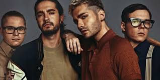 The four met in 2001 after a live show in a magdeburg club, where listing and schäfer, who knew each other from music school, watched from the audience while bill and tom kaulitz played on the stage. Tokio Hotel Uns Geht S Ja Ganz Gut