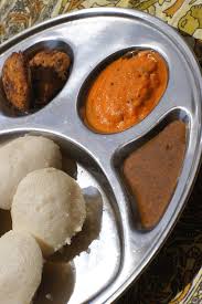 venez decouvrir le petit dejeuner typique de l inde du sud avec ses idlis ses vadais et son chutney vous pourrez petit dejeuner alimentation cuisine indienne
