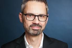 Kay Link's Instagram, Twitter & Facebook