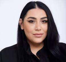 Alicia Rodrigues's Instagram, Twitter & Facebook