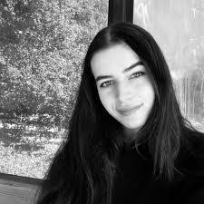 Lucia Morris's Instagram, Twitter & Facebook