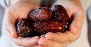 In its purest form, dried fruits are just fresh fruits with the water removed. If You Eat 4 Dates Everyday For 1 Month Then What Happens