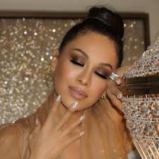 Eyes: 👁 Nars proof eyeshadow base Artist Couture “Supreme Nudes” Eylure  “bronze beauty Ilia limitless mascara Lips :👄 Morphe Sweet Tea lipliner  Dose of color matte liquid lipstick in “Sand” Lancôme L'Absolu