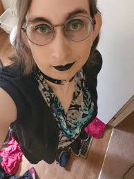 Another day to remember the loss of beautiful 🏳️‍⚧️ souls. I had the  pleasure of speaking with Nicole Collins (She/Her) this morning to hear the  heartfelt story of Roxy. Roxy was just