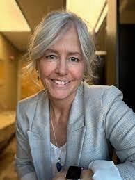 Heidi Starrett's Instagram, Twitter & Facebook