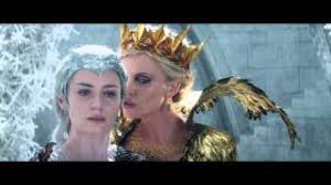 Mais au sein même de ses rangs eric et sara allaient subir son impitoyable courroux pour avoir. Le Chasseur Et La Reine Des Glaces Bande Annonce Officielle Vf Au Cinema Le 20 Avril 2016 Youtube
