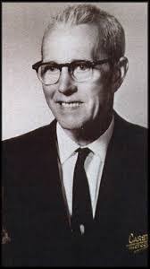 Leona Hinton's Instagram, Twitter & Facebook