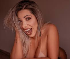 Ex-PM ganha 10 vezes mais com nudes e conteúdo explícito: Farda nunca mais