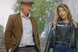 Retrouvez tous les détails des 17 saisons et des 4256 épisodes de la série plus belle la vie, ainsi que toutes les news et les vidéos. Plus Belle La Vie Un Tout Nouveau Commissaire Debarque Au Mistral Mce Tv