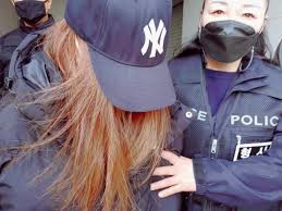 묵금과 비뢰의 향을 타고 무림에 나타난 비류연과 괴짜 사부, 마지막 순간까지 예측할 수 없는 절대무공과 기행의. Kjrnhxd6wg35bm