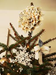 It's a fun activity to create memories with family and friends, whether it's unpacking a collection of ornaments or putting up lights and garland. 8 Beautifully Unusual Unique Christmas Tree Topper Ideas