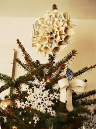 A coastal or beach themed christmas means warmth, sand, and the sun. 8 Beautifully Unusual Unique Christmas Tree Topper Ideas