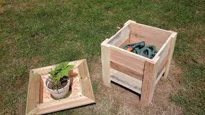 Jardiniere Cache Tuyau D Arrosage Avec Des Palettes Tuyau Arrosage Cache Tuyau Bricolage Palette