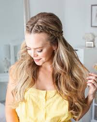 Every hairstyle is accompanied by extensive hairstyle advice, styling instructions, and suitability advice about face shape, hair texture, density, age and other attributes. 26 Easy Hairstyles For Long Hair You Can Actually Do On Yourself
