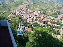 Por suerte no hay formalidades en la frontera así que cualquiera que pueda ingresar a italia puede hacerlo a san marino. San Marino Wikipedia