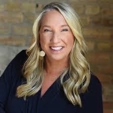 Amanda Ruse's Instagram, Twitter & Facebook