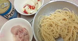 With such simple dishes, it's important to use the very best ingredients you can afford so using a good quality olive oil will make all the difference. Resepi Spaghetti Aglio Olio Ayam Pedas