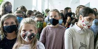 2020, jsou roušky povinné ve všech vnitřních. Rousky Ve Skolach Ano Nebo Ne Postoj Evropskych Statu Se Ruzni Rozdily Jsou I V Ramci Zemi Irozhlas Spolehlive Zpravy