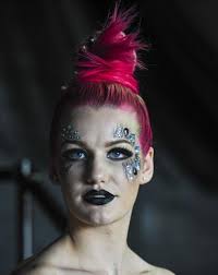 The Power of Pink: 920 attend fashion show to raise funds to fight breast  cancer