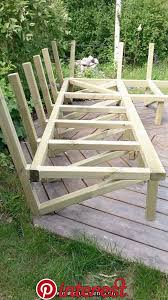 Diy Loungesoffa Till Altanen Diy Lounge Couch Fur Den Balkon Source By Maxwalachowski Diy Outdoor Furniture Diy Garden Furniture Backyard