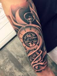 Two beautiful roses frame the compass, which add a touch of romance to the finished design. 20 Best Clock Tattoos For Men In 2021 The Trend Spotter