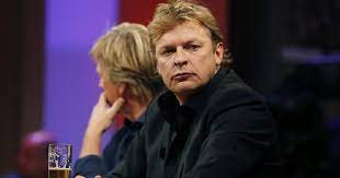 Youri_mulder streams live on twitch! Van Hooijdonk Surprises And Pushes Youri Mulder Forward To Orange World Today News