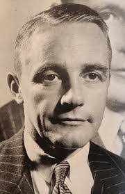 Anne Dilworth's Instagram, Twitter & Facebook